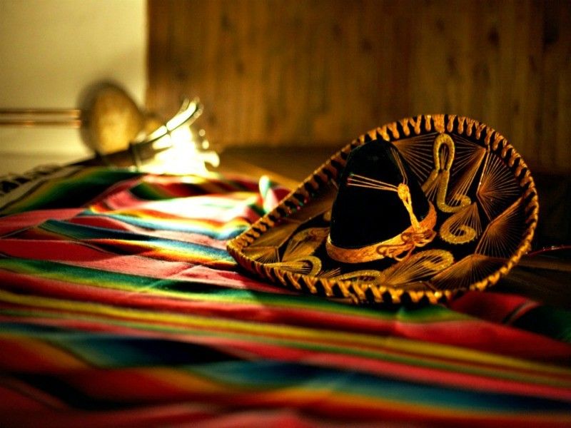 sarape y sombrero Mariachis Bogotá Juvenil